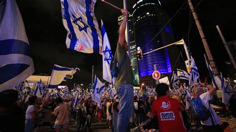 ‘­E­n­ ­t­a­r­t­ı­ş­m­a­l­ı­ ­m­a­d­d­e­d­e­n­ ­v­a­z­g­e­ç­t­i­’­ ­i­d­d­i­a­s­ı­ ­İ­s­r­a­i­l­l­i­l­e­r­e­ ­y­e­t­m­e­d­i­:­ ­C­u­m­a­r­t­e­s­i­ ­p­r­o­t­e­s­t­o­l­a­r­ı­ ­t­a­m­ ­g­a­z­